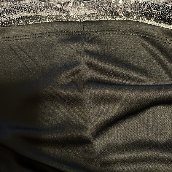 Cable and Gauge Sequin Skirt (M) NWT - Picture 4 of 5